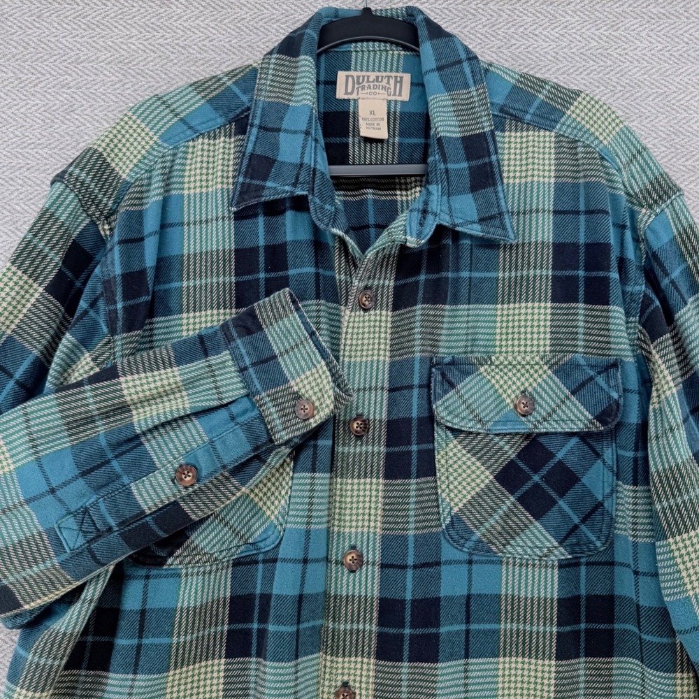 Duluth Trading Co Flannel Shirt XL Blue Cotton Plaid Long Sleeve Button Down